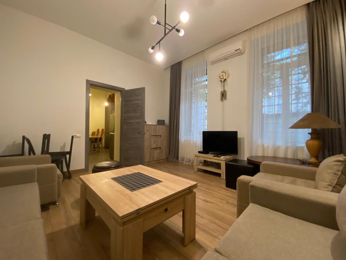 Nice Loft On Uznadze Street Tbilisi Esterno foto